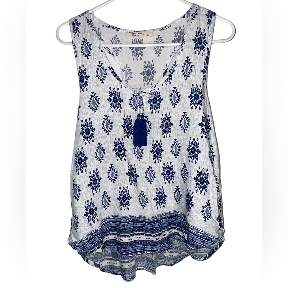 NWT WOMENS TOP
